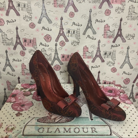 BCBGirls Vintage RARE Women’s Satin Brocade Floral Closed Toe Pumps Size 7 - Picture 12 of 14